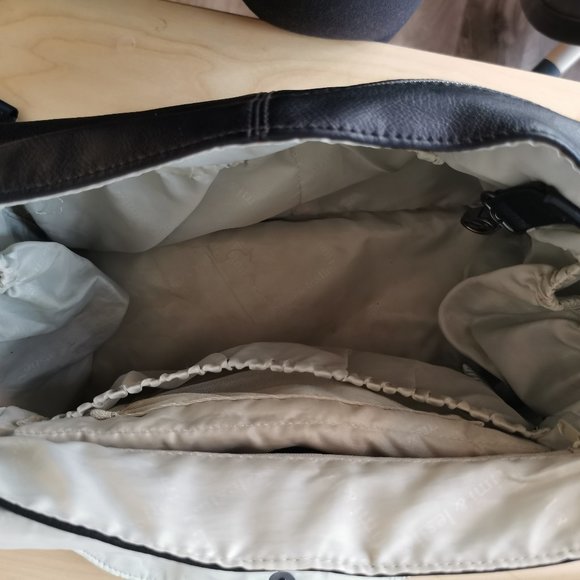 Timi & Leslie Diaper Bag Tote Messenger Bag - Picture 4 of 4